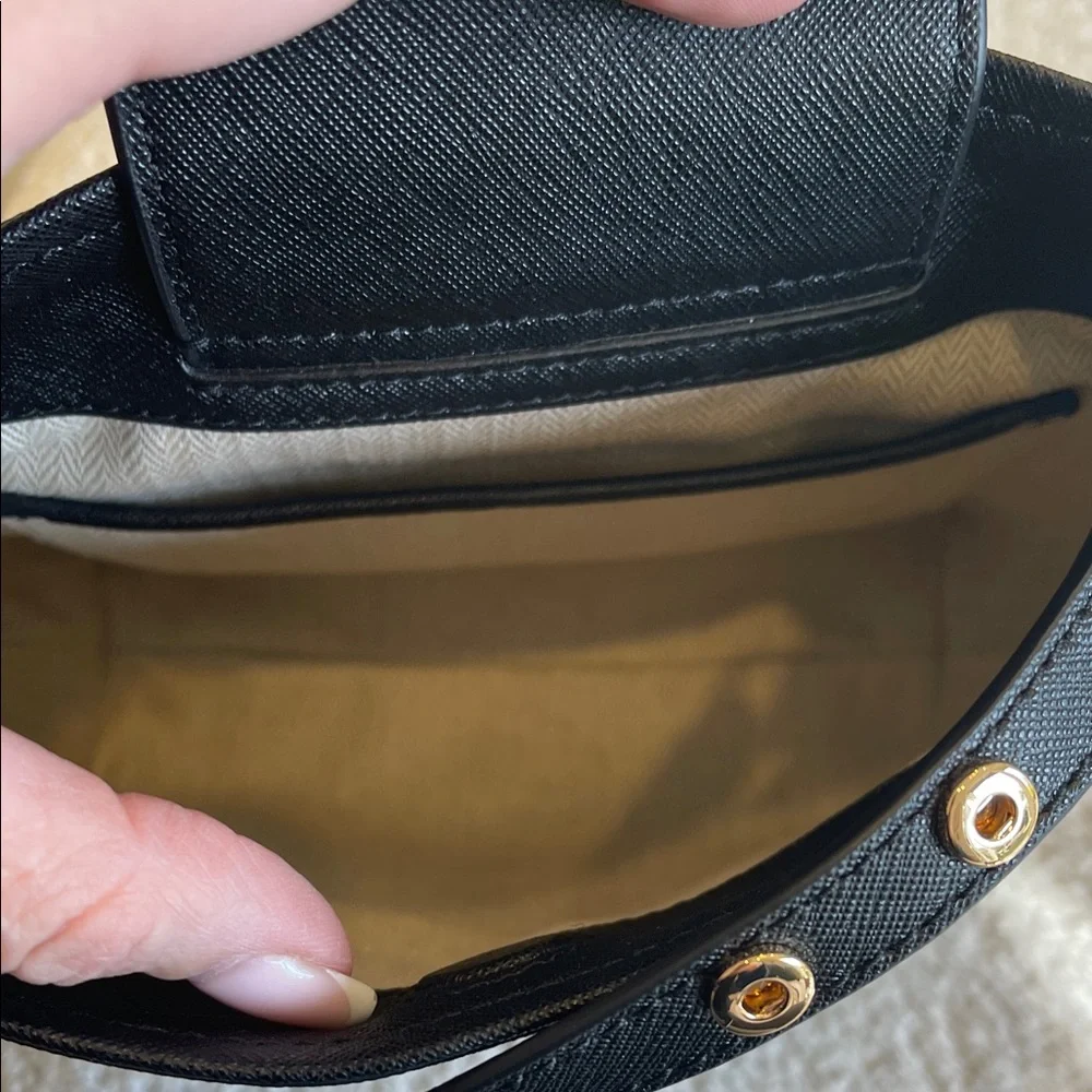 Beautiful Tory Burch Black Crossbody Bag - Picture 5 of 6